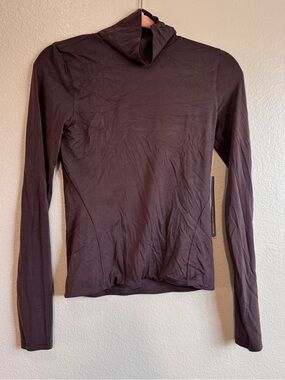 LULULEMON NULU Long Sleeve turtle Neck Women’s Top - Brown